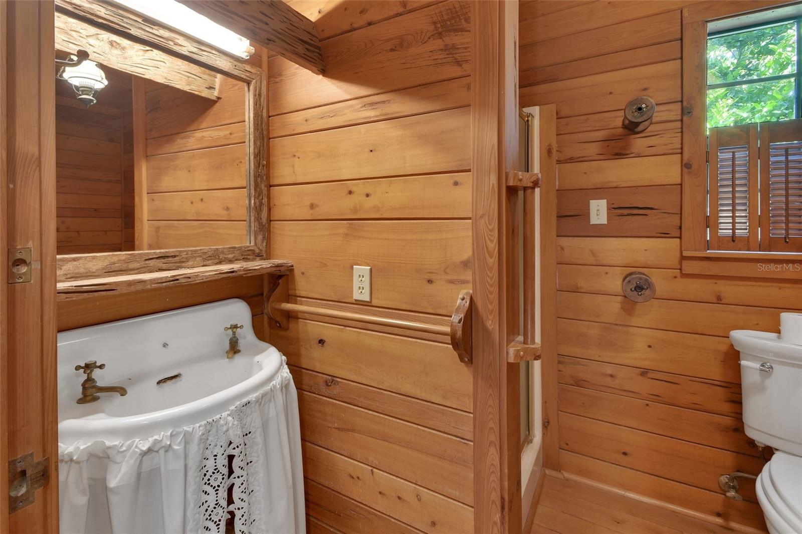 ACREAGE IN 8104 - Residential