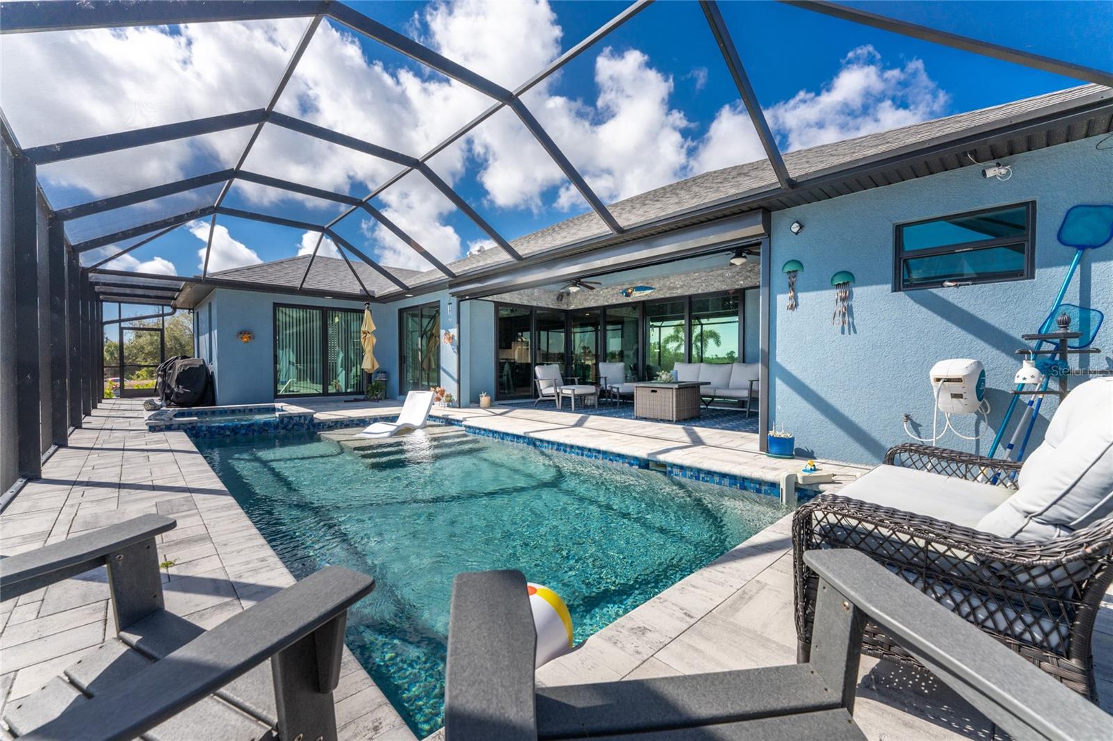 ROTONDA LAKES - Residential