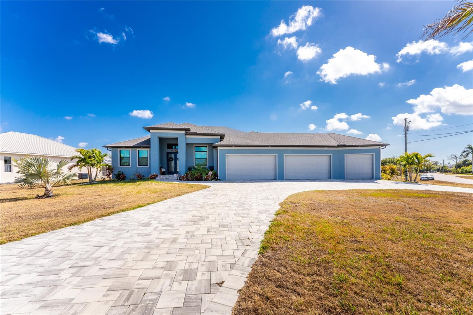 ROTONDA LAKES - Residential