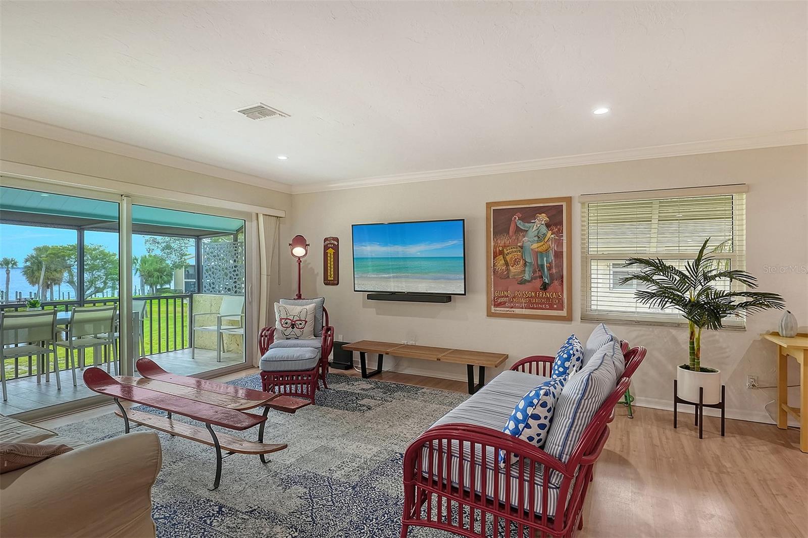 PELICAN HARBOUR & BEACH CLUB - Residential