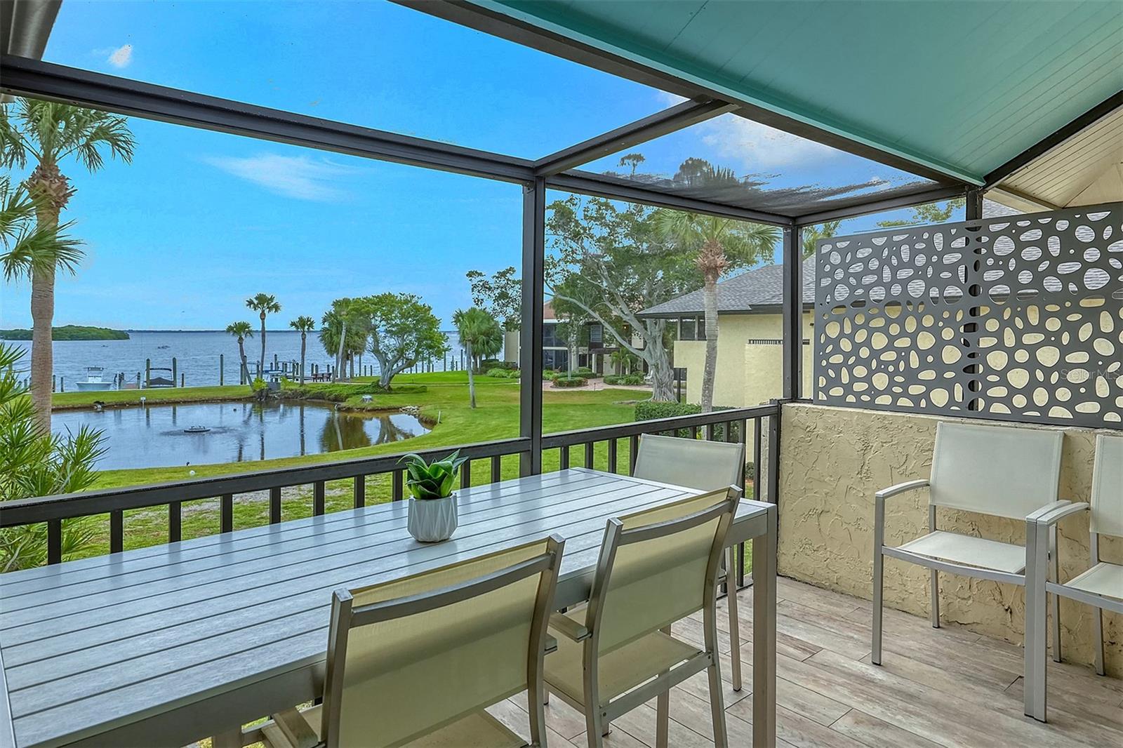 PELICAN HARBOUR & BEACH CLUB - Residential