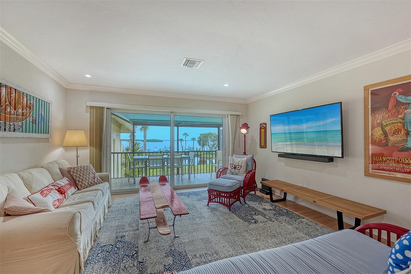 PELICAN HARBOUR & BEACH CLUB - Residential