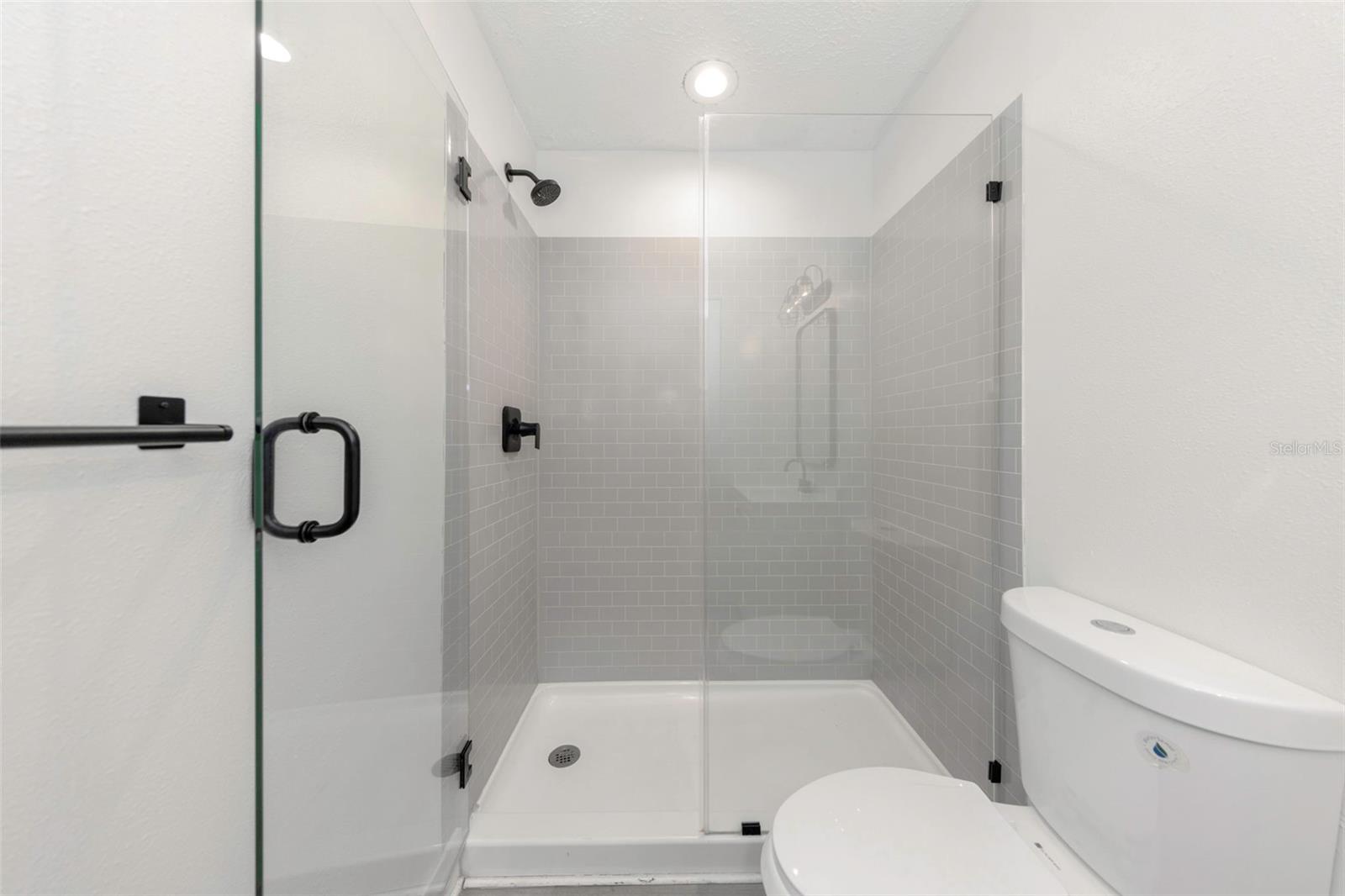 LAKE PADGETT ESTATES - Residential Lease