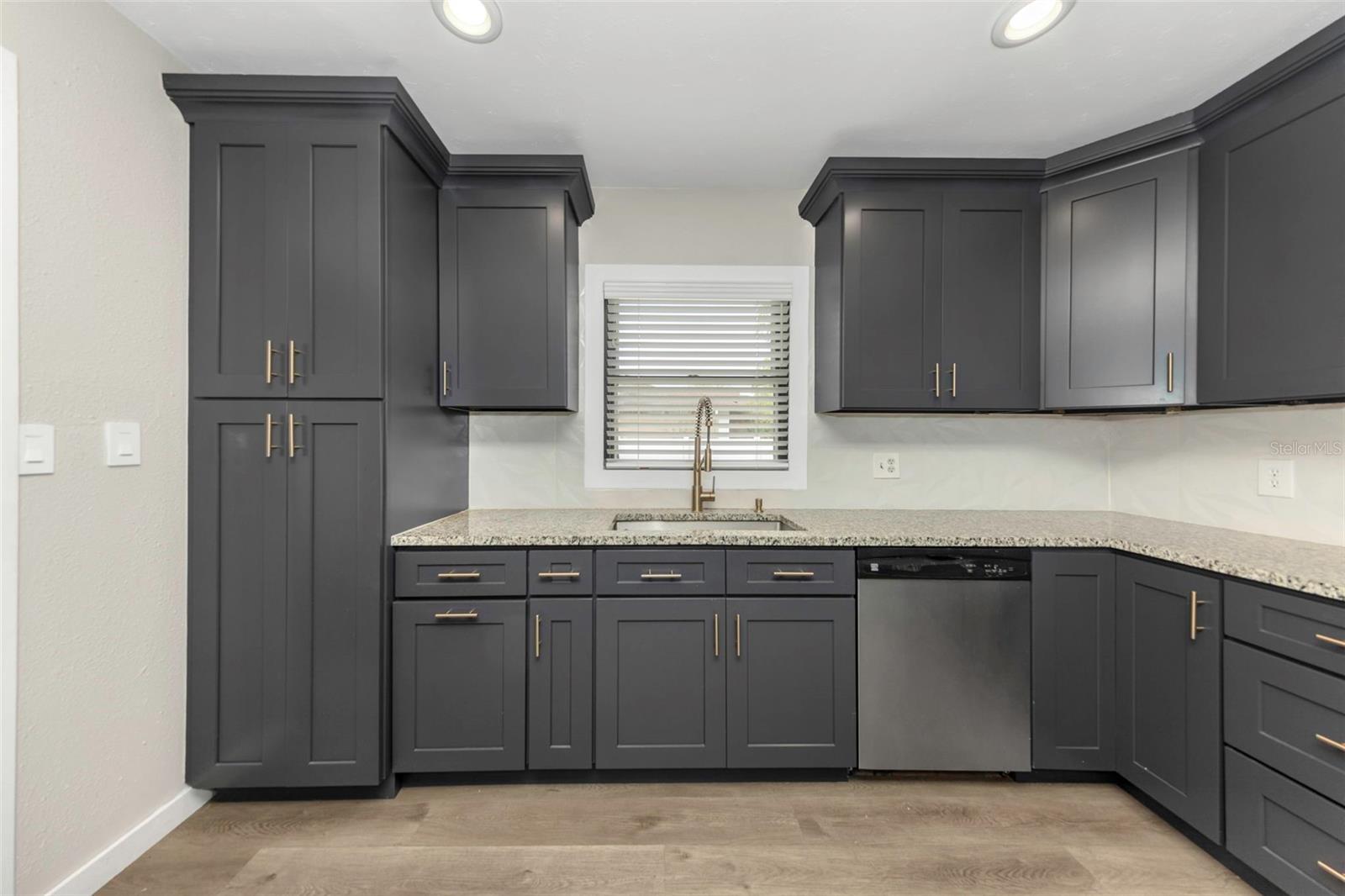 LAKE PADGETT ESTATES - Residential Lease