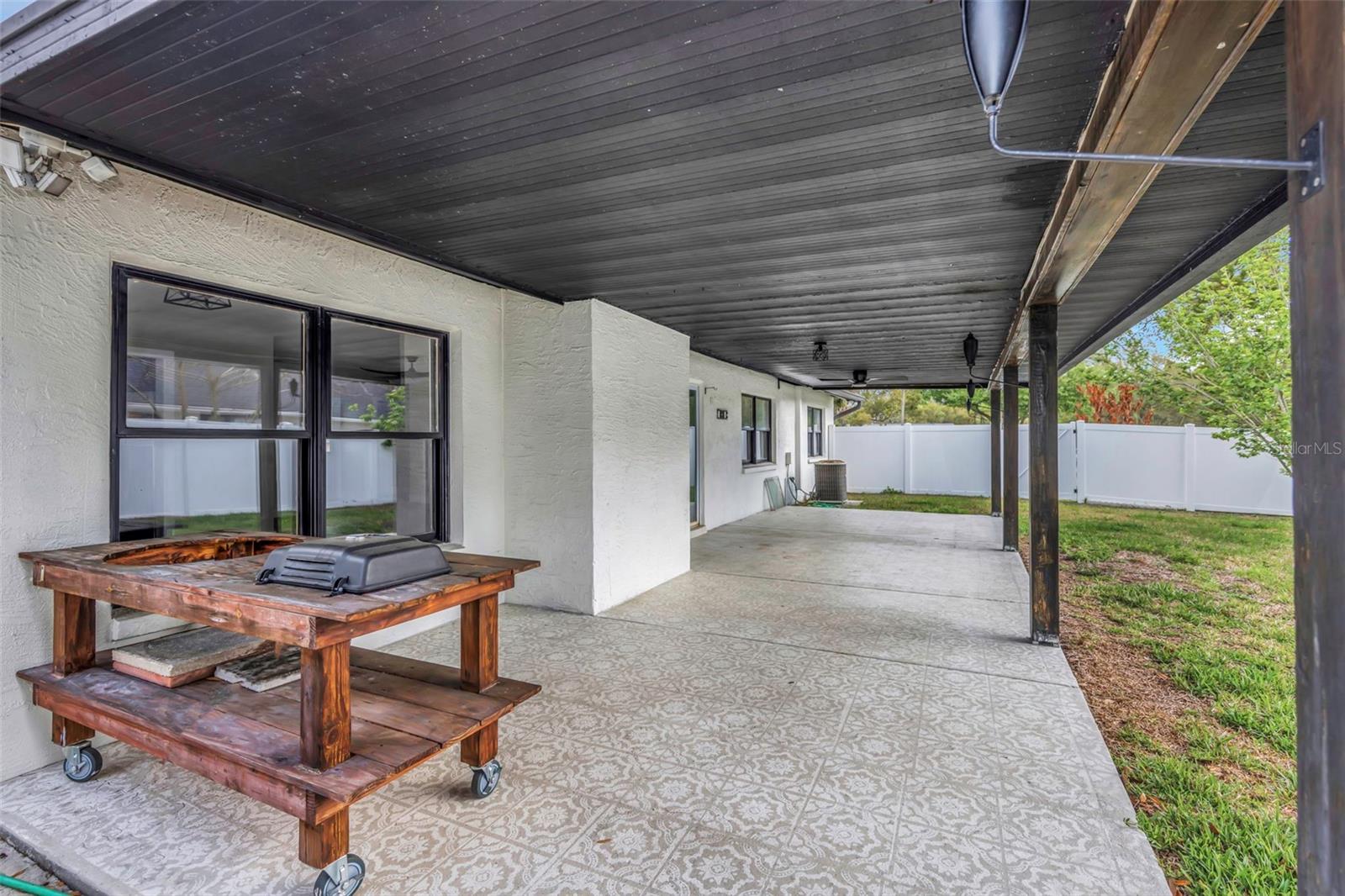 LAKE PADGETT ESTATES - Residential Lease