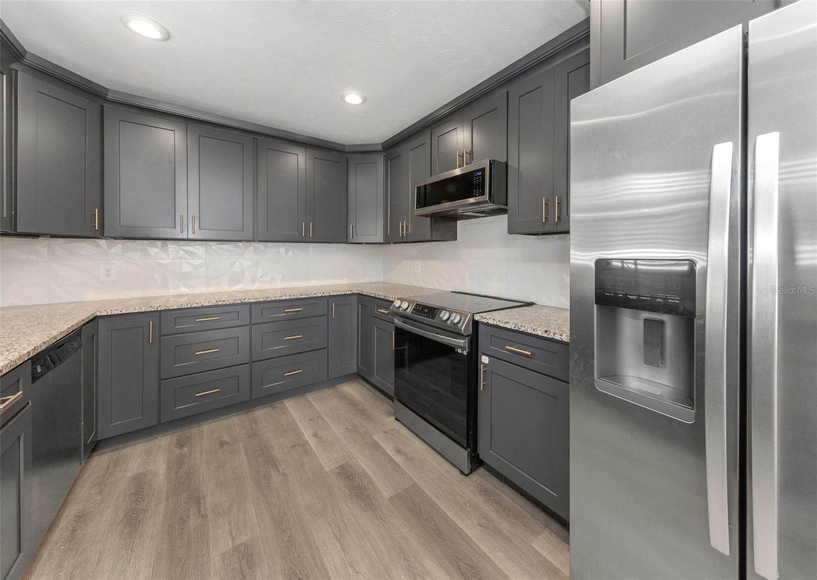 LAKE PADGETT ESTATES - Residential Lease