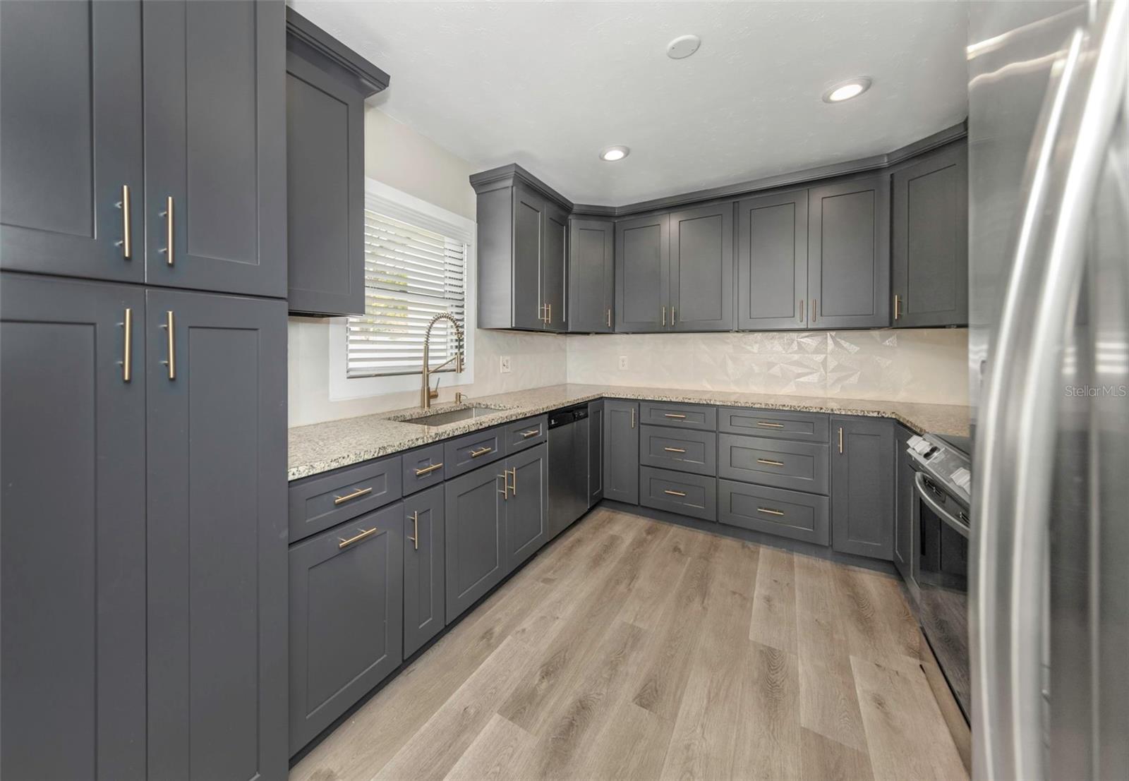 LAKE PADGETT ESTATES - Residential Lease