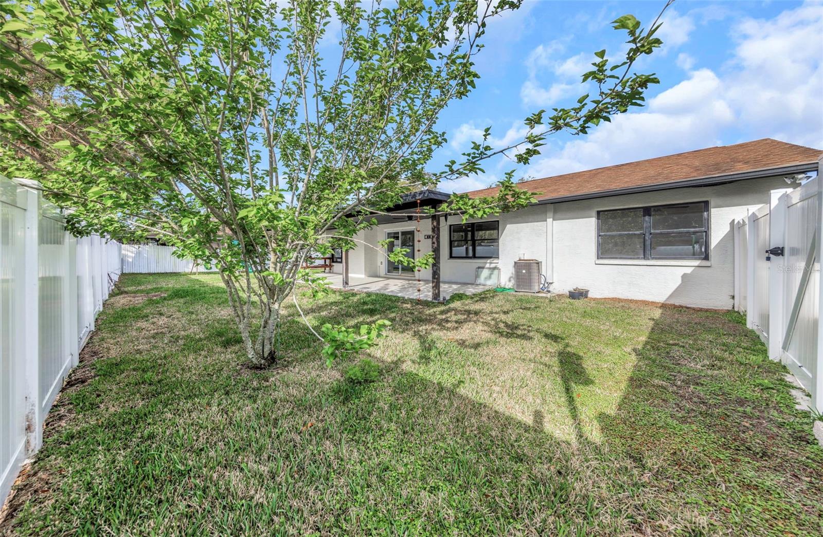 LAKE PADGETT ESTATES - Residential Lease