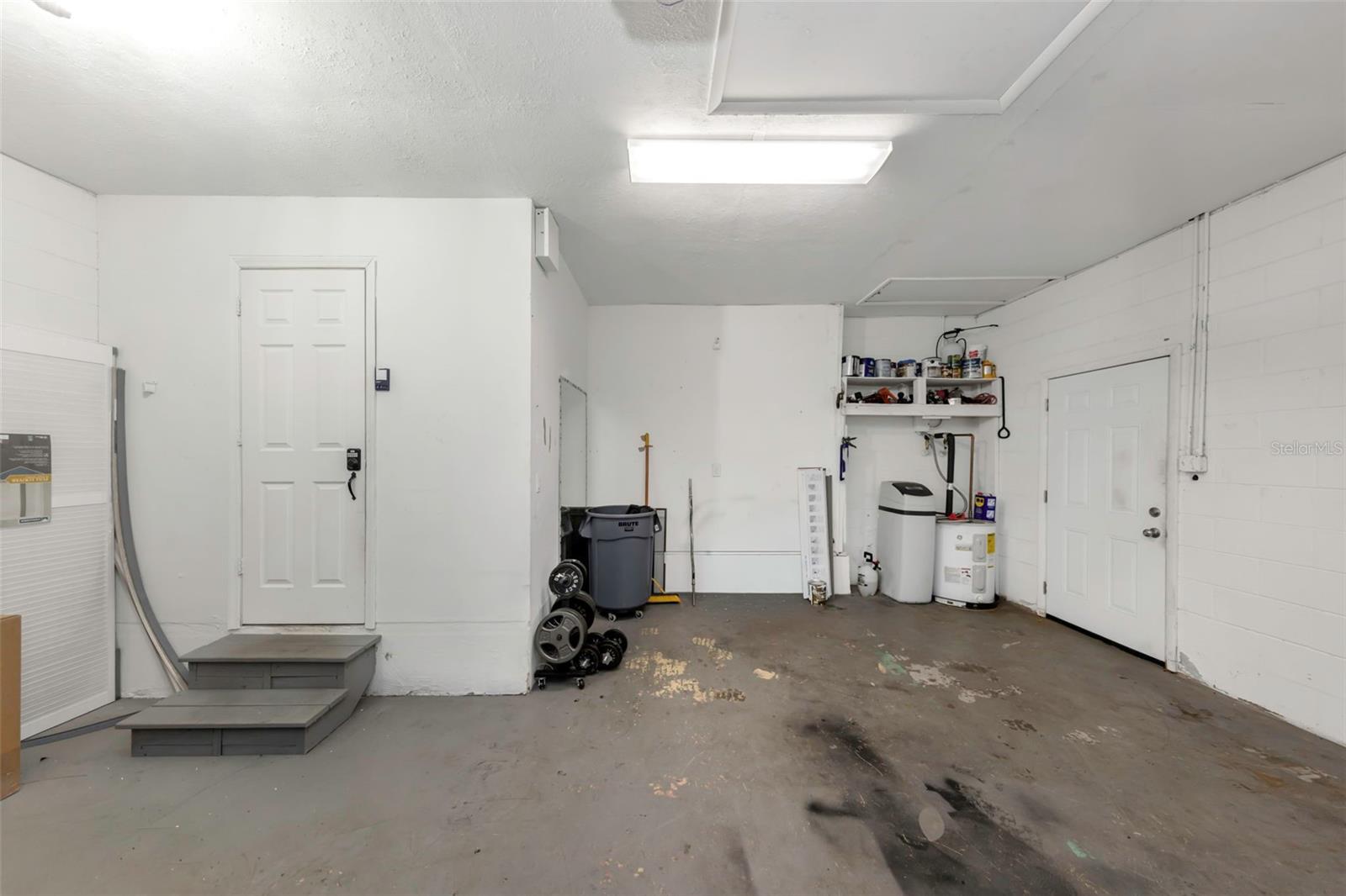 LAKE PADGETT ESTATES - Residential Lease