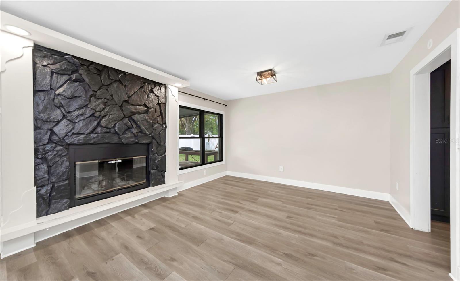 LAKE PADGETT ESTATES - Residential Lease