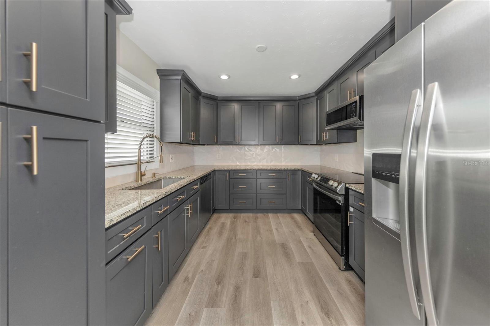 LAKE PADGETT ESTATES - Residential Lease