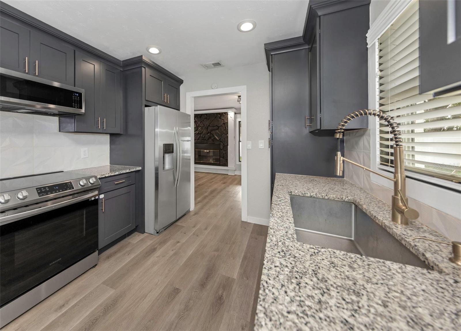 LAKE PADGETT ESTATES - Residential Lease