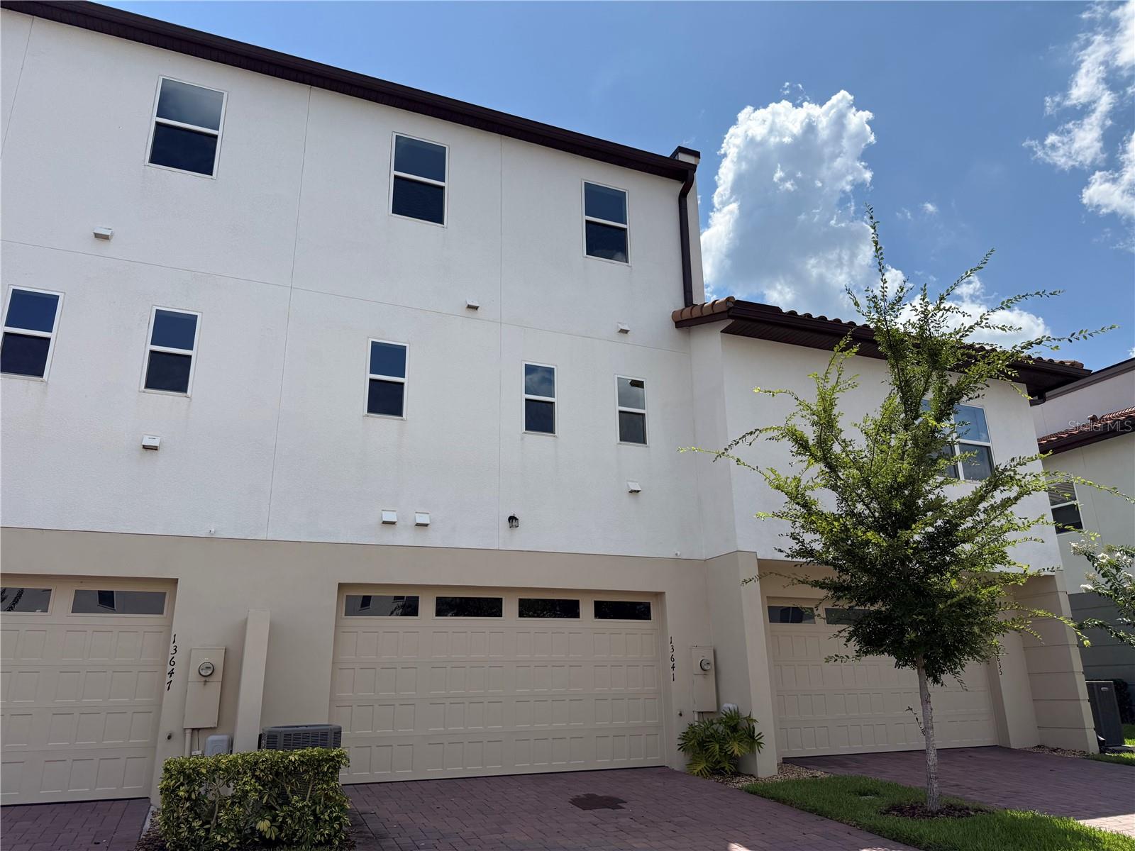 EAGLE CREEK - Residential Lease