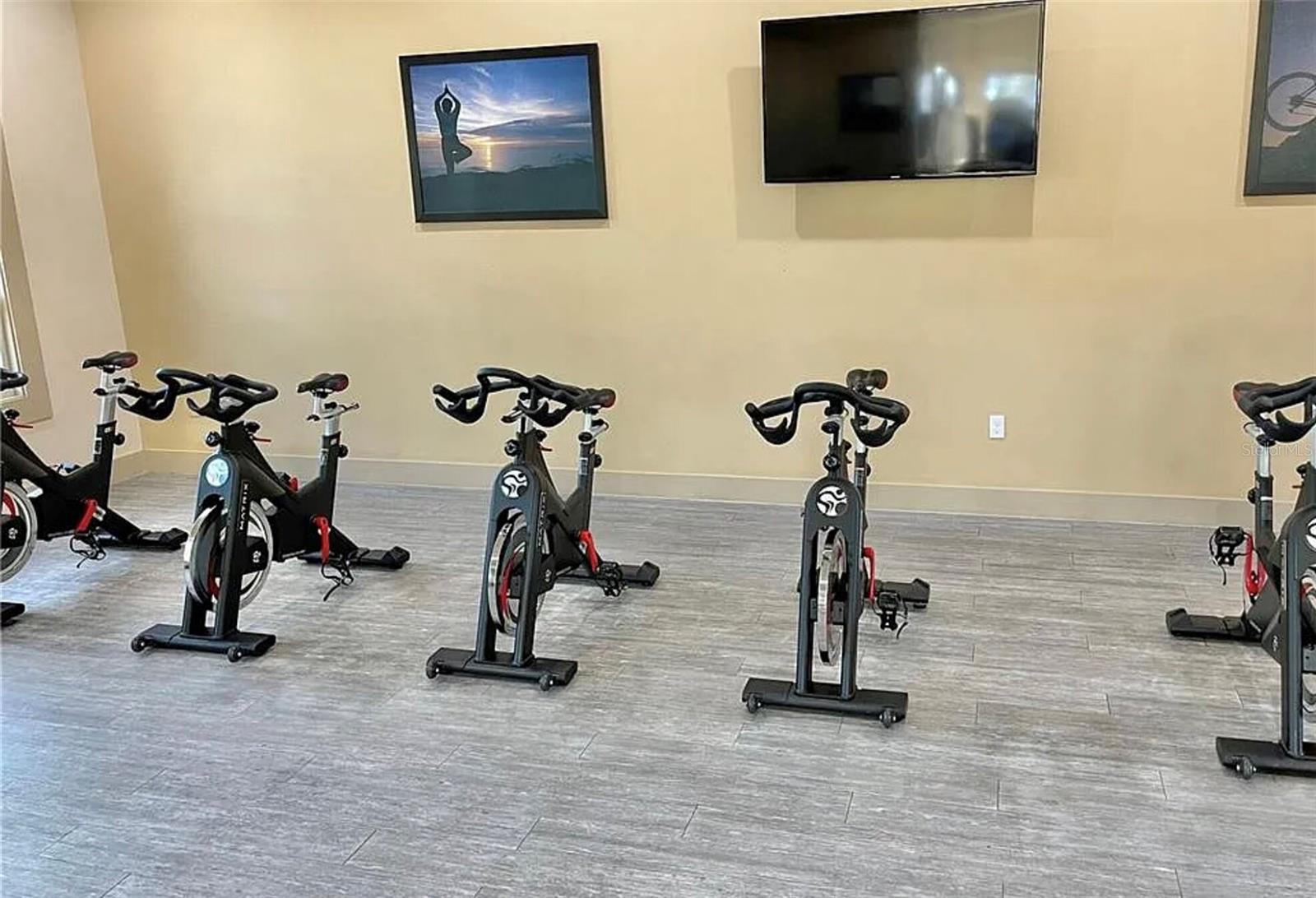 EAGLE CREEK - Residential Lease
