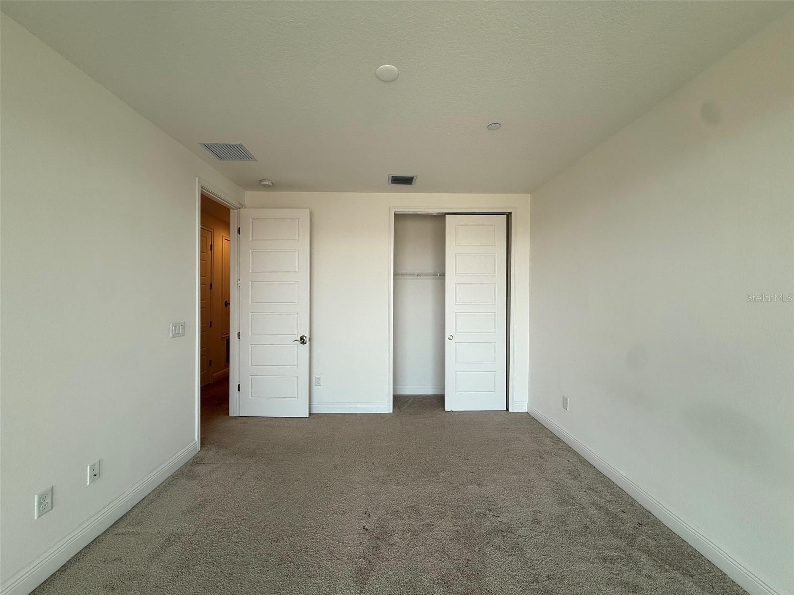 EAGLE CREEK - Residential Lease