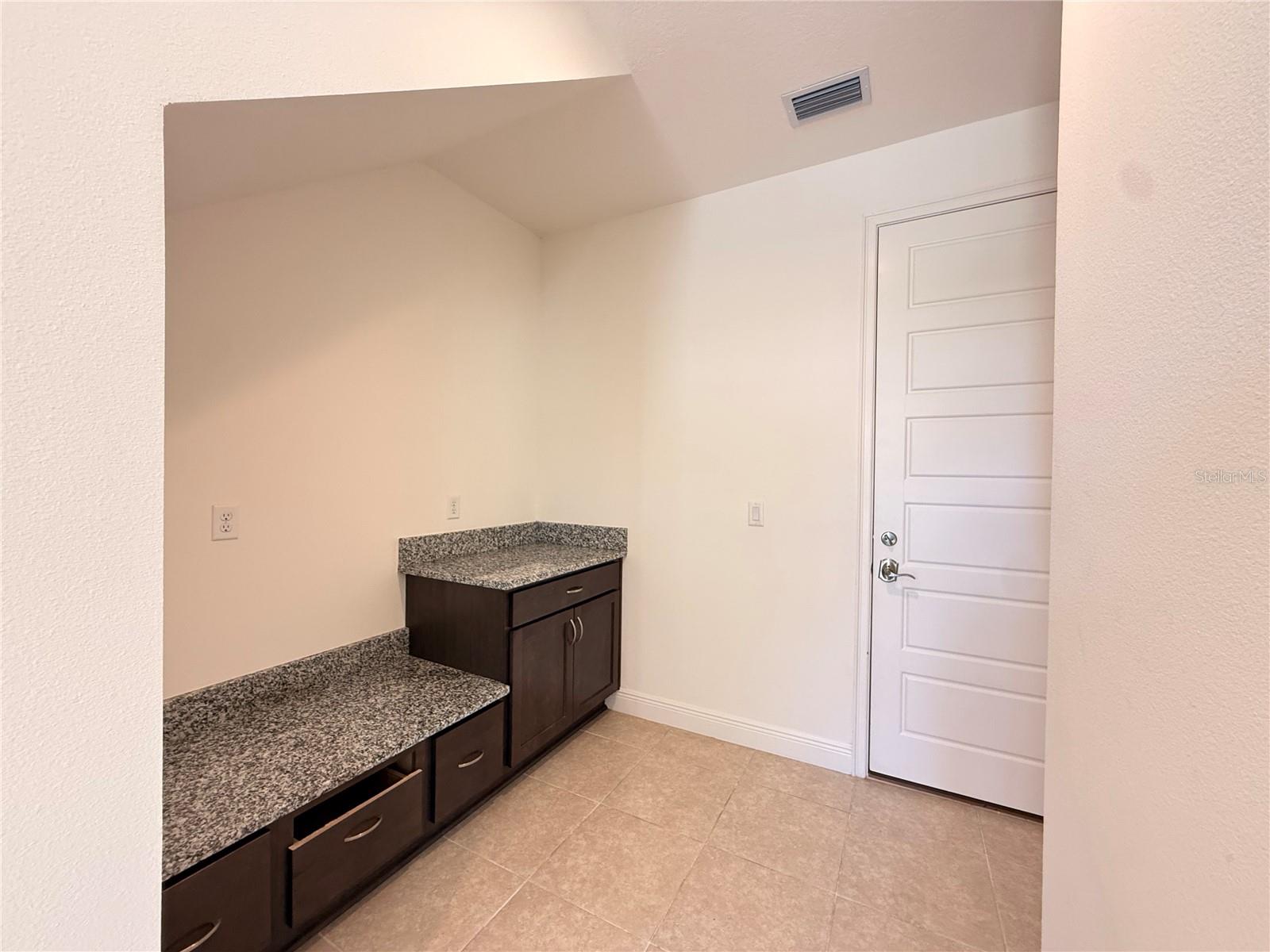EAGLE CREEK - Residential Lease