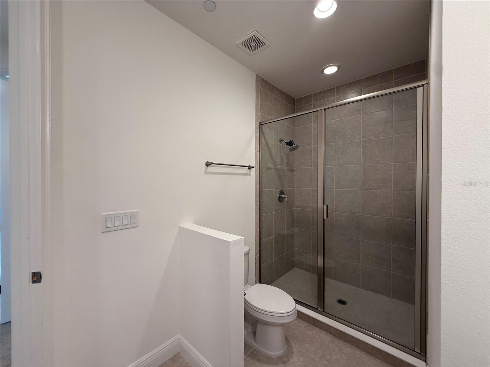 EAGLE CREEK - Residential Lease