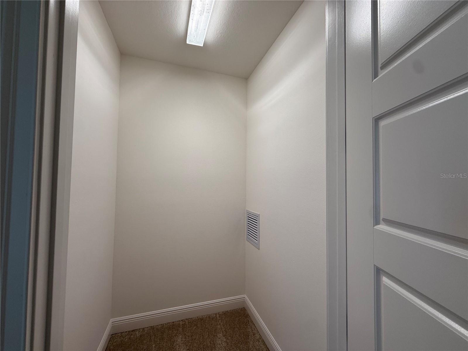 EAGLE CREEK - Residential Lease