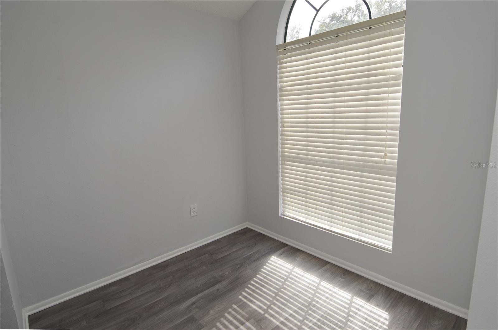THE GRAND RESERVE CONDO - Residential Lease