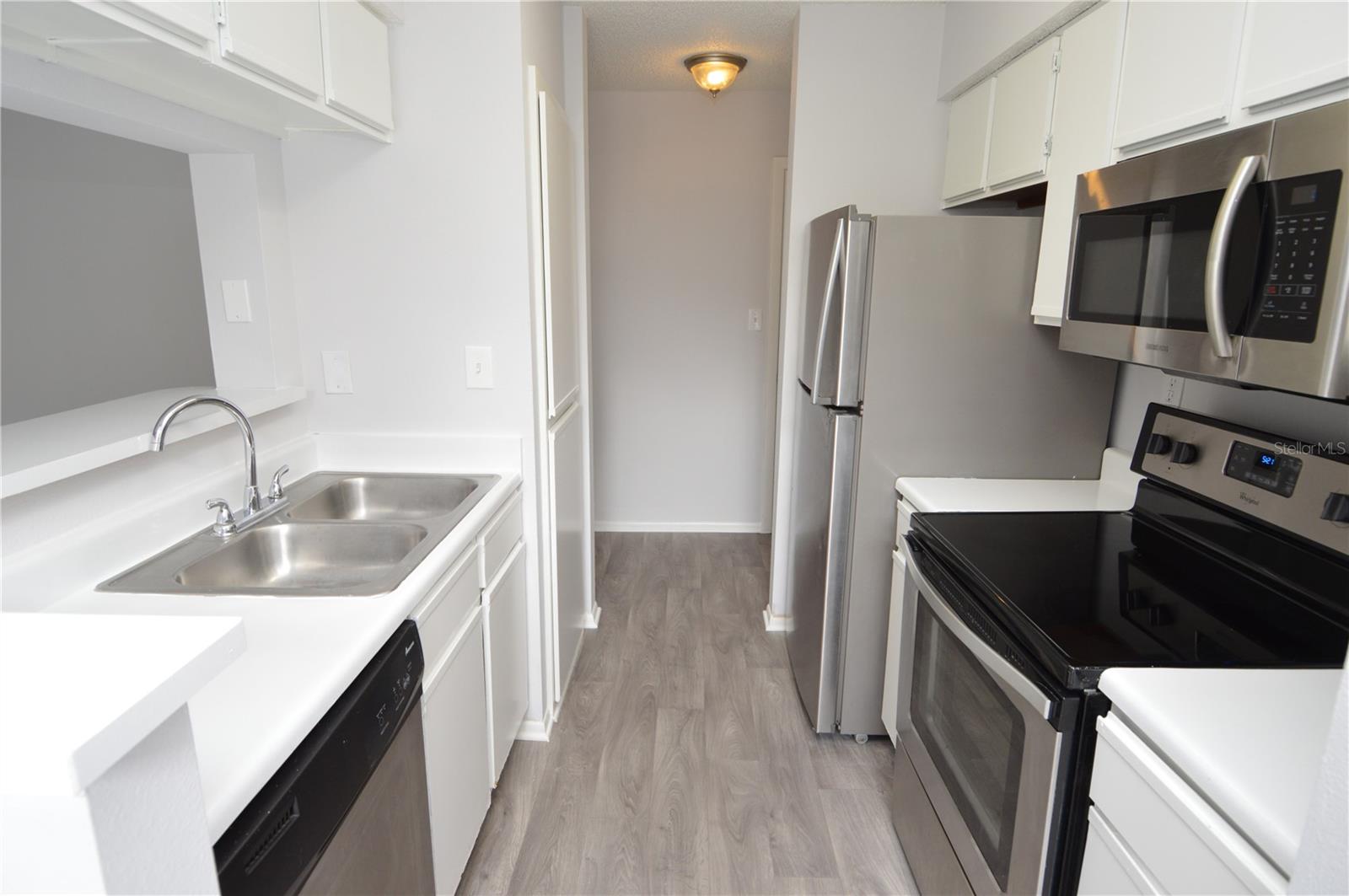 THE GRAND RESERVE CONDO - Residential Lease