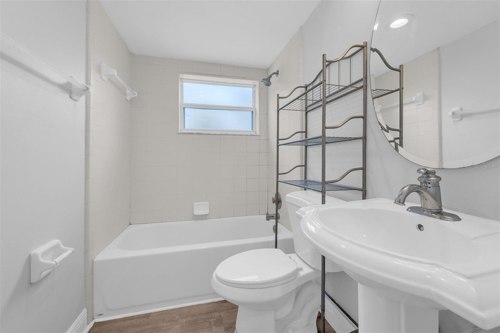 LAKE KILLARNEY CONDOMINIUM ASSN INC. - Residential