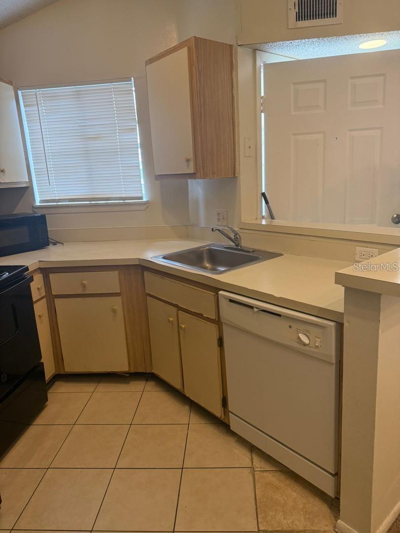 PLAZA/MILLENIUM - Residential Lease