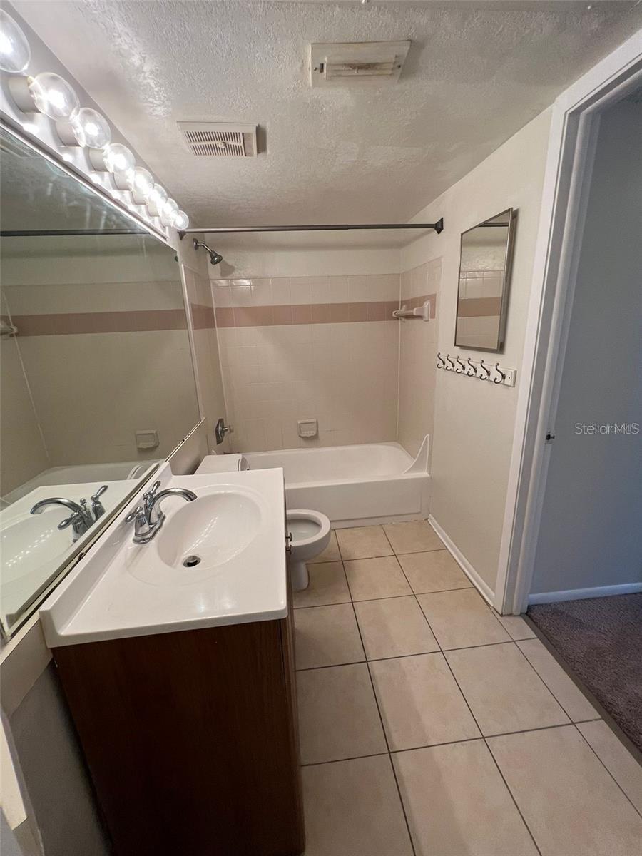 PLAZA/MILLENIUM - Residential Lease