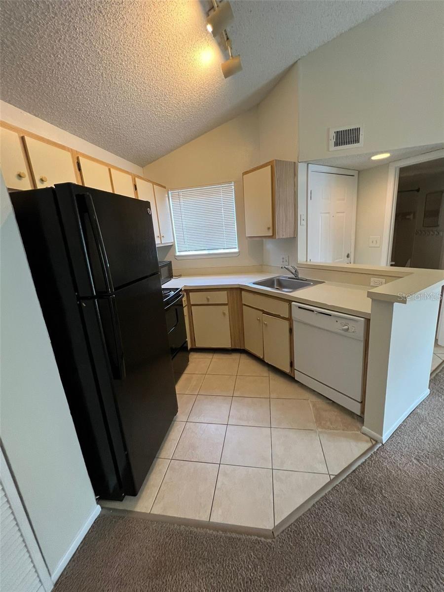 PLAZA/MILLENIUM - Residential Lease