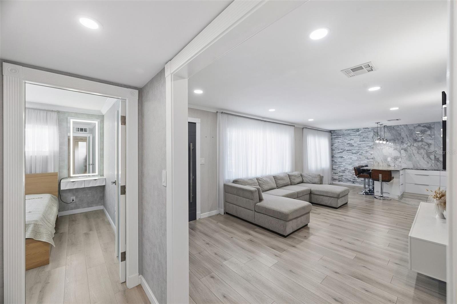NEWPORT UNIT 1 - Residential