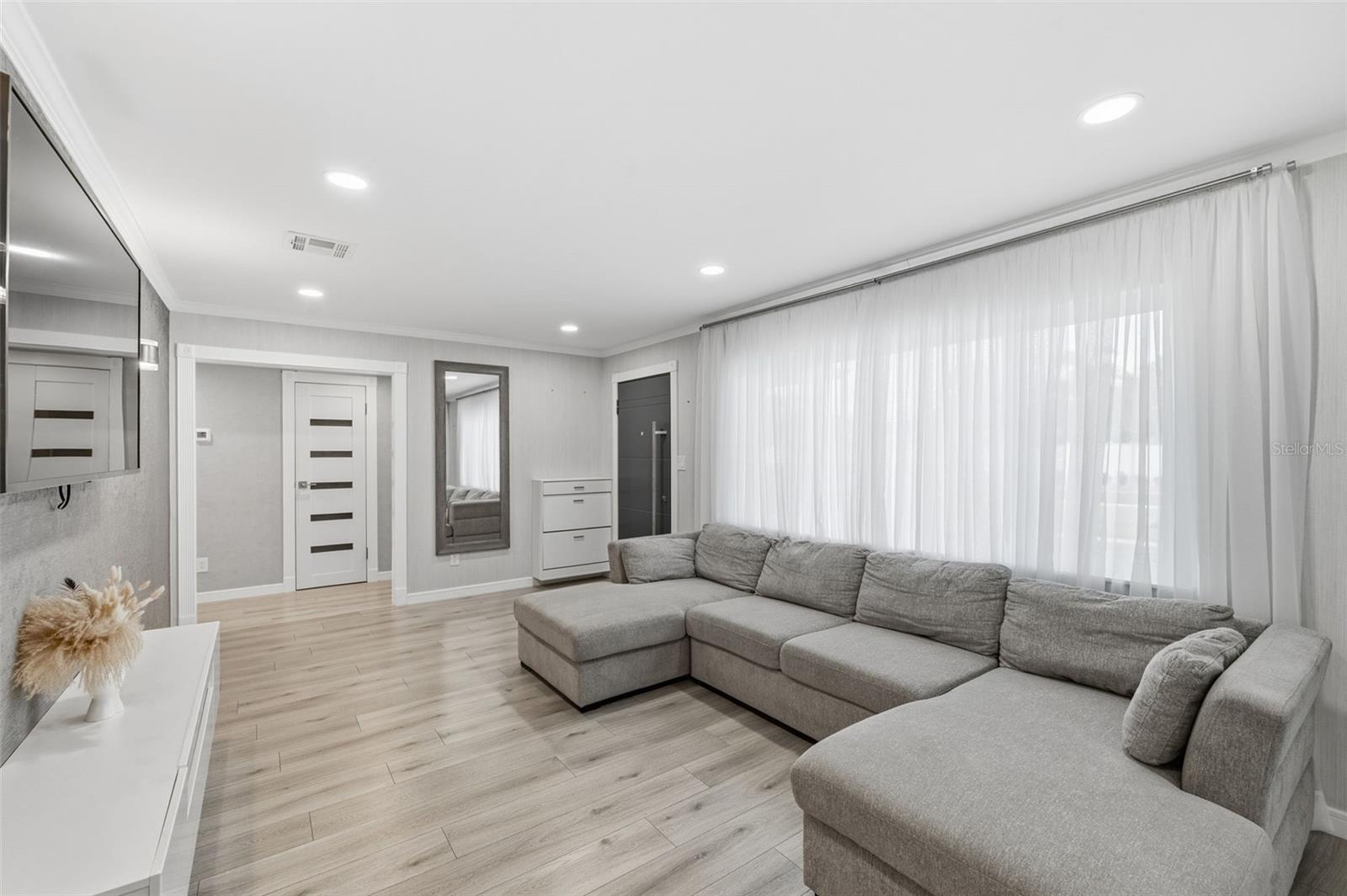 NEWPORT UNIT 1 - Residential