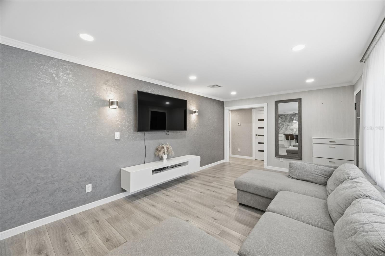 NEWPORT UNIT 1 - Residential