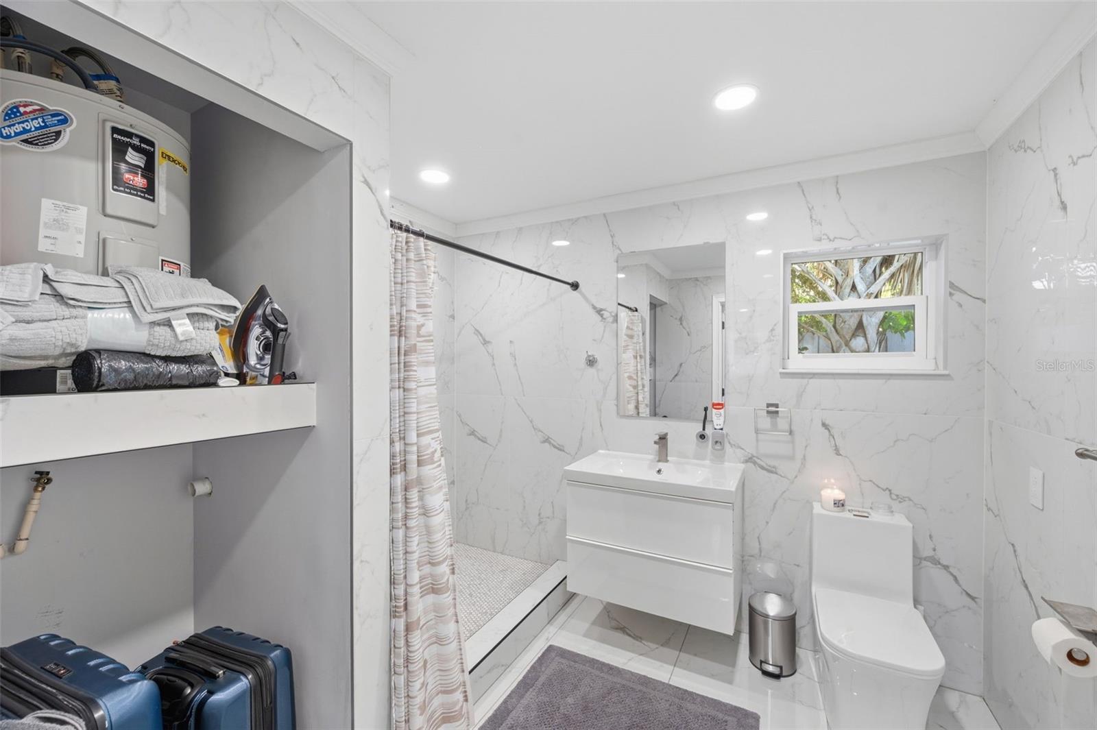 NEWPORT UNIT 1 - Residential