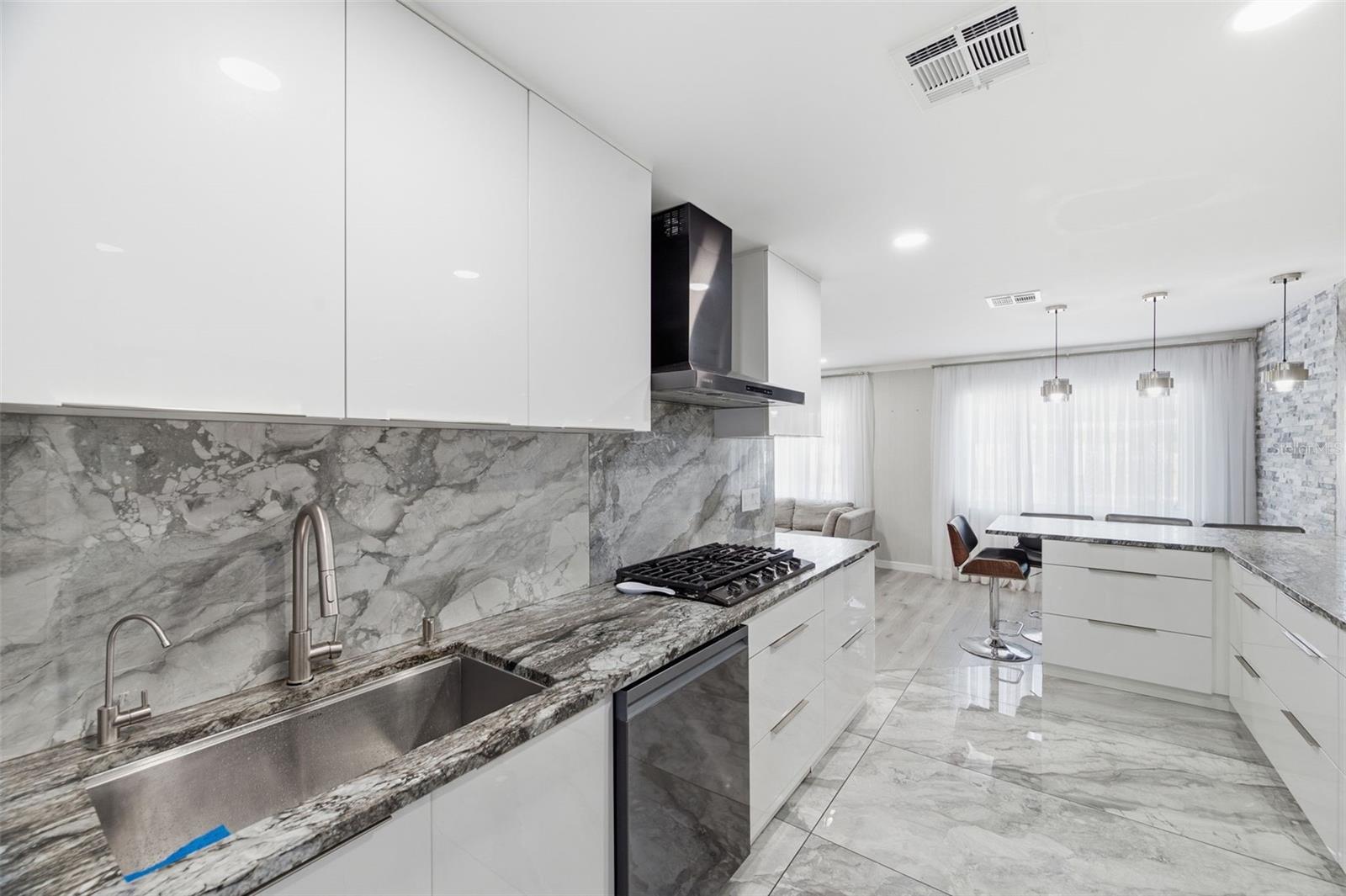 NEWPORT UNIT 1 - Residential