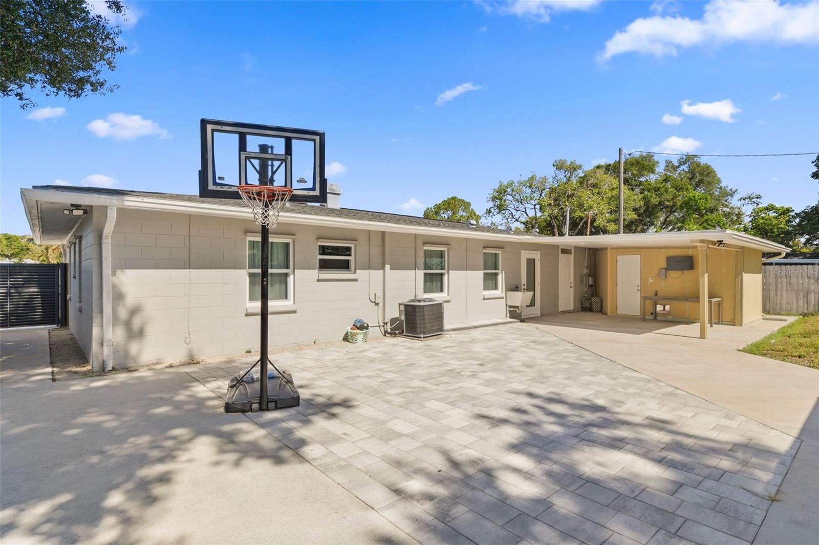 NEWPORT UNIT 1 - Residential