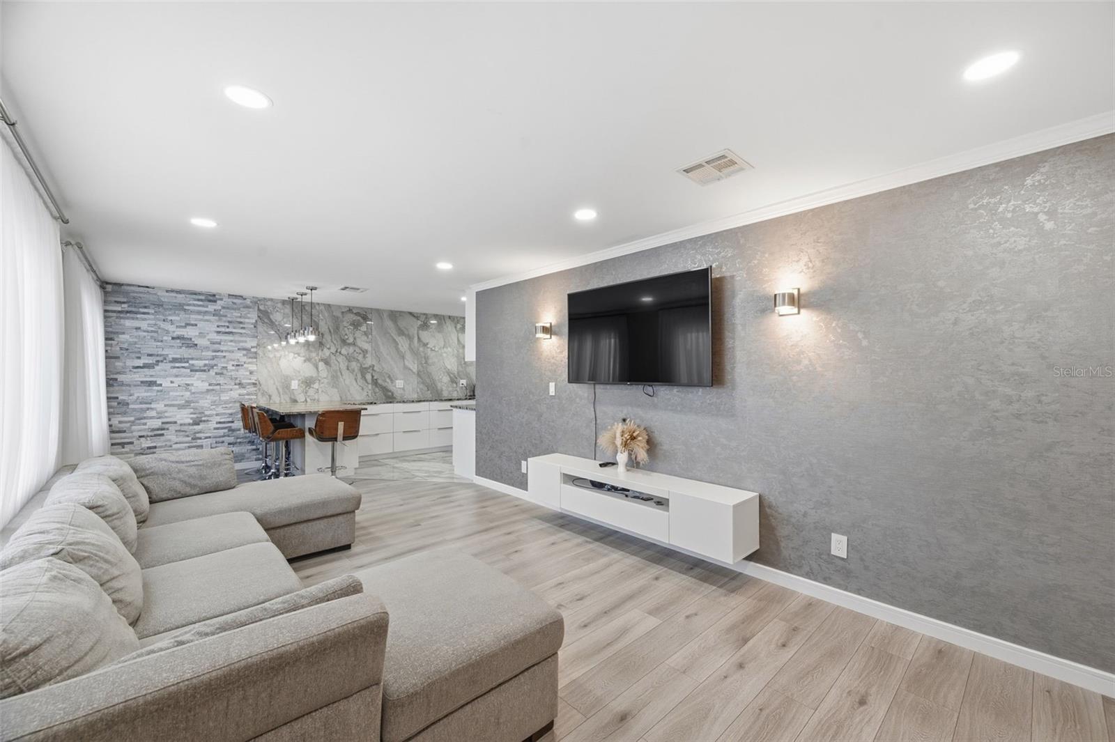 NEWPORT UNIT 1 - Residential