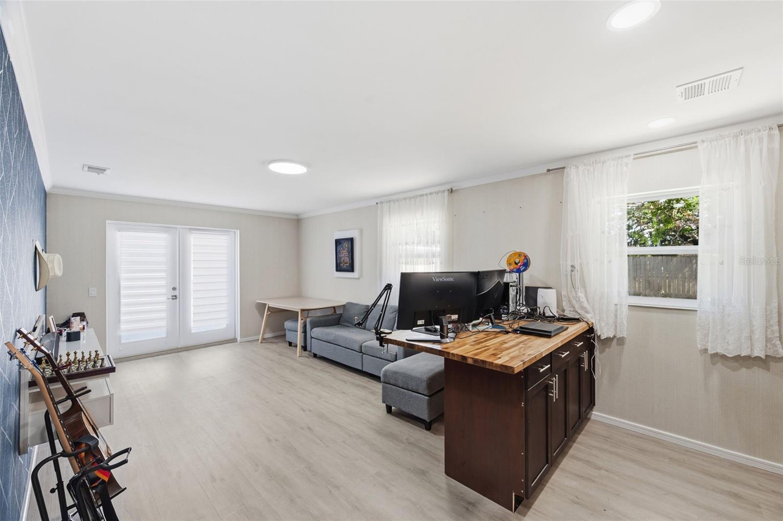 NEWPORT UNIT 1 - Residential