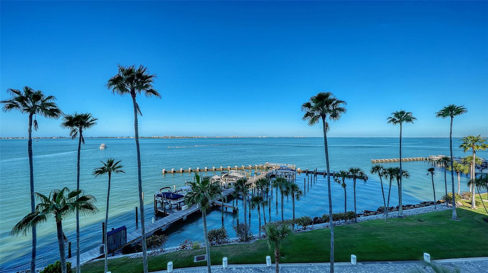 CONDO ON THE BAY - Residential Lease