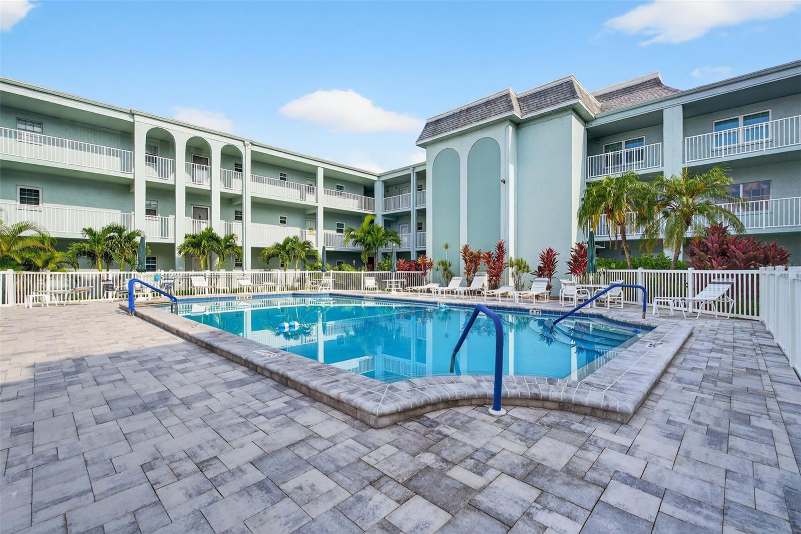 BELLEAIR FOREST - Residential