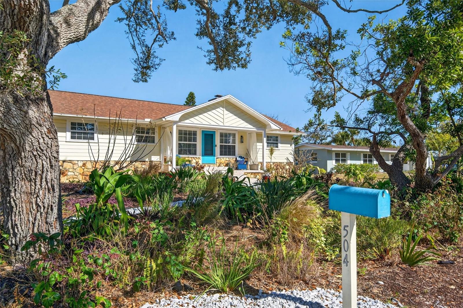 BAY POINT CORR OF - Residential