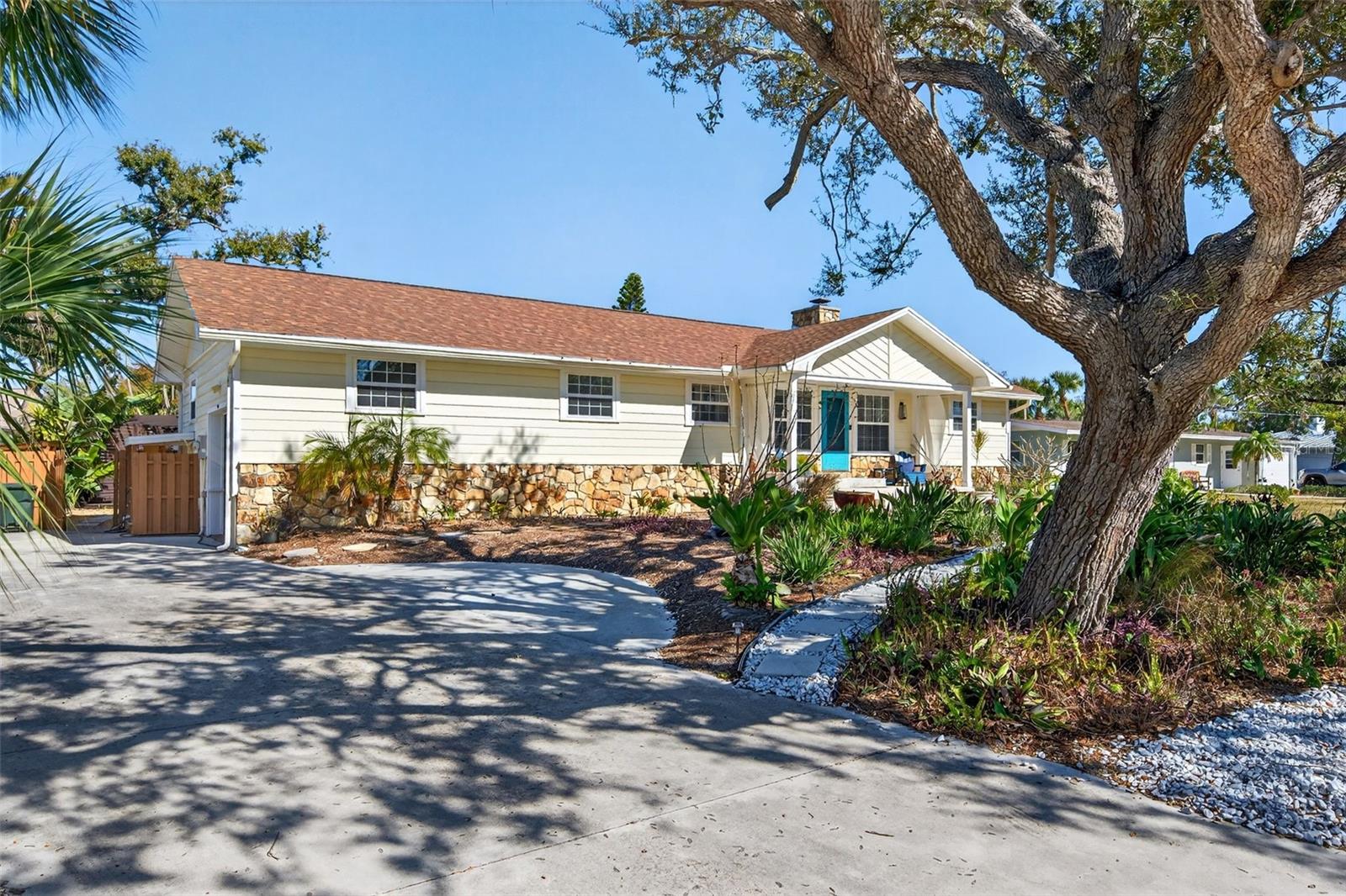 BAY POINT CORR OF - Residential