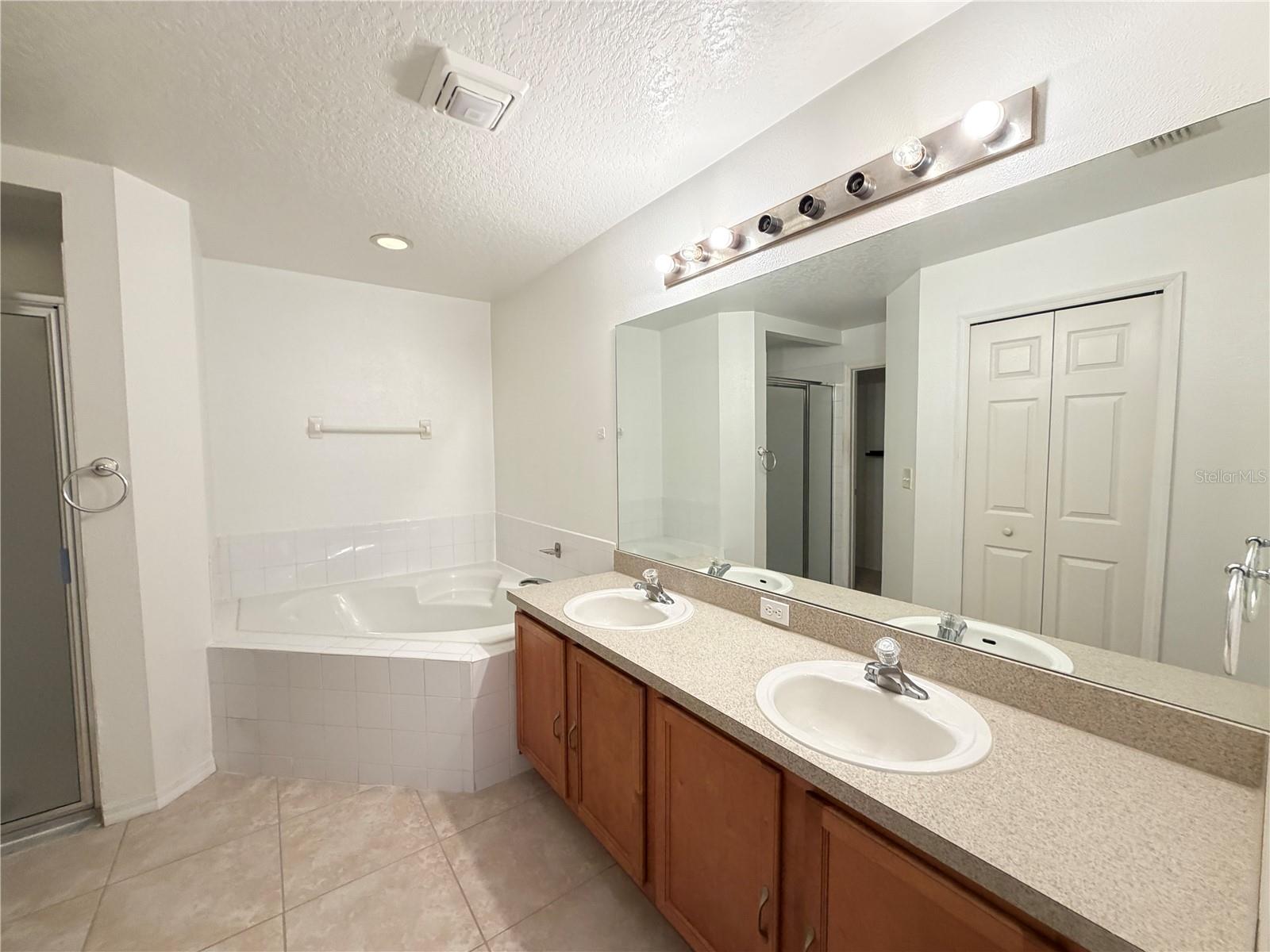 LEXINGTON ESTATES - Residential