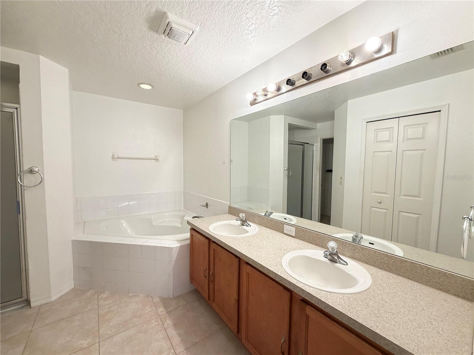 LEXINGTON ESTATES - Residential