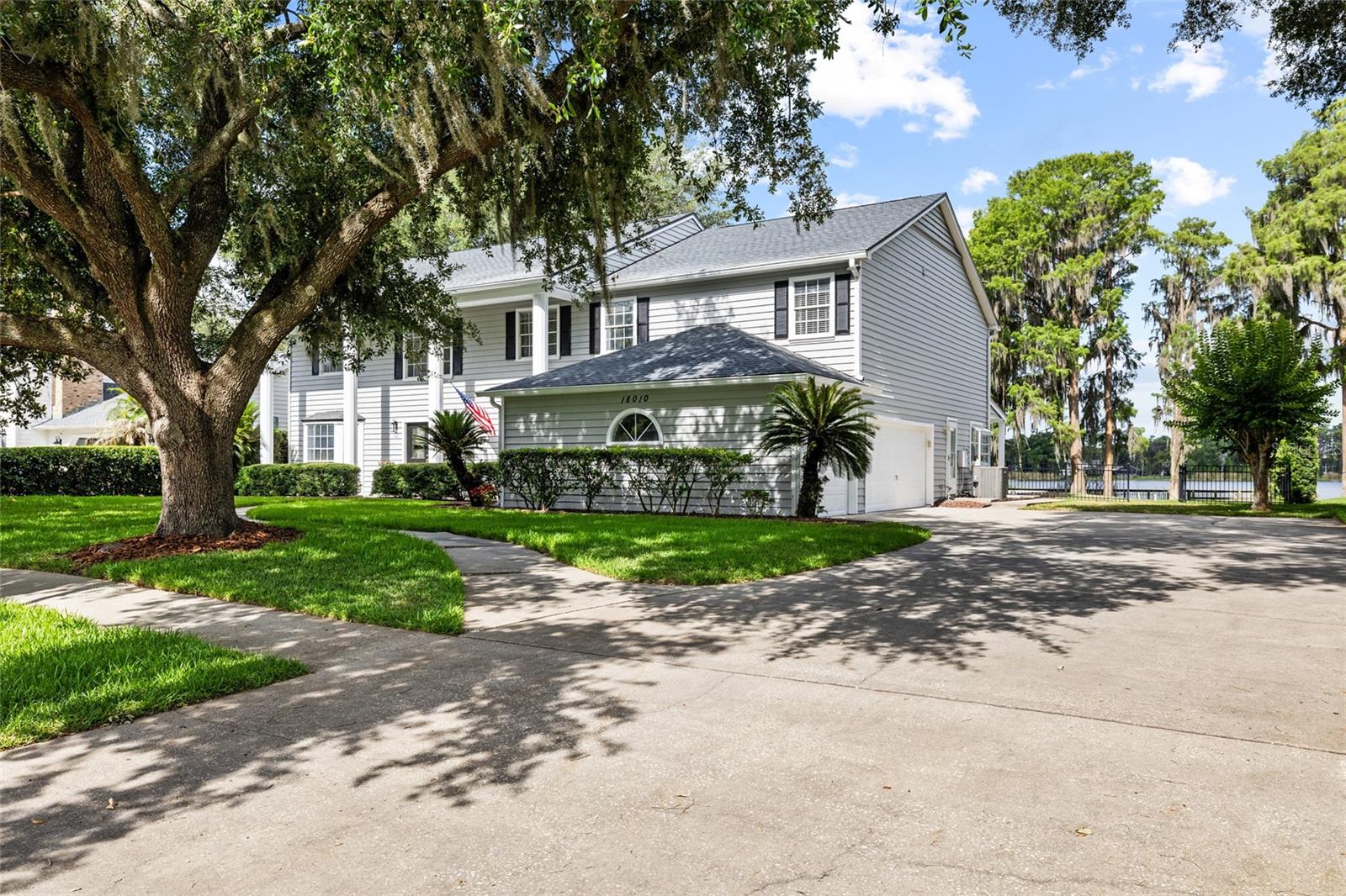THE MANORS OF CRYSTAL LAKES - Residential
