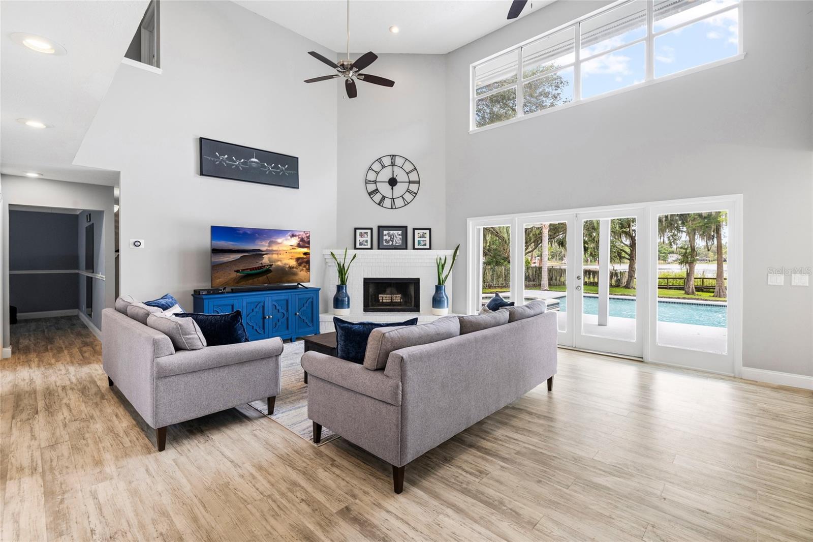 THE MANORS OF CRYSTAL LAKES - Residential