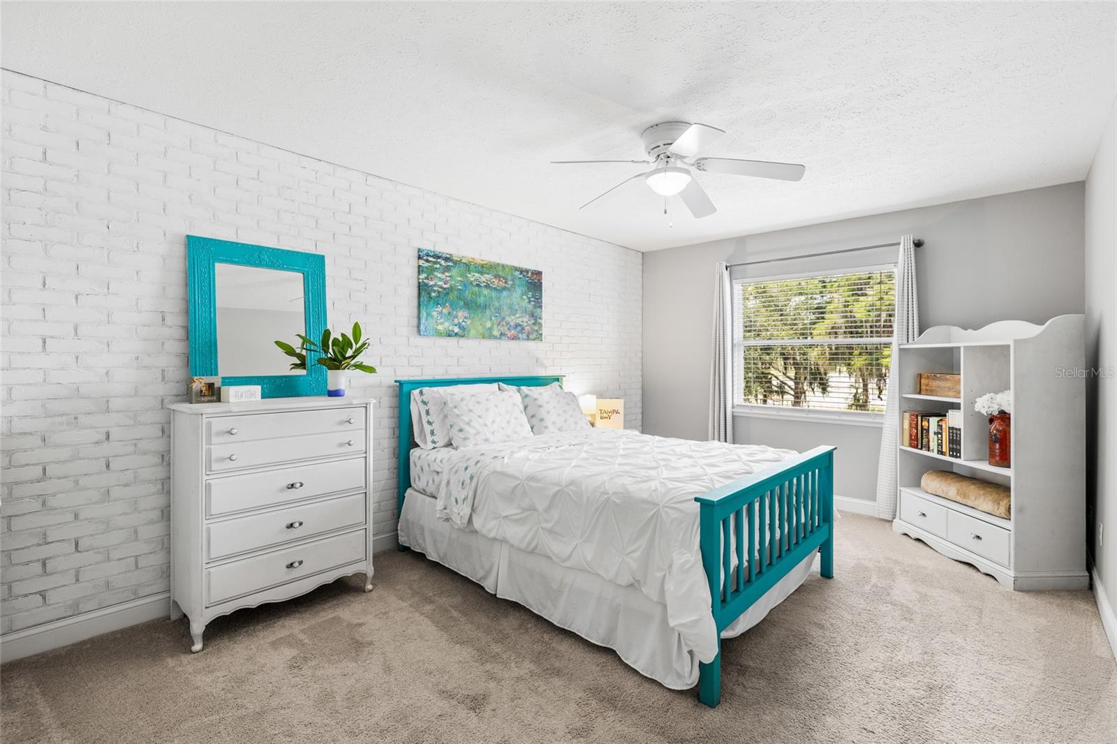 THE MANORS OF CRYSTAL LAKES - Residential