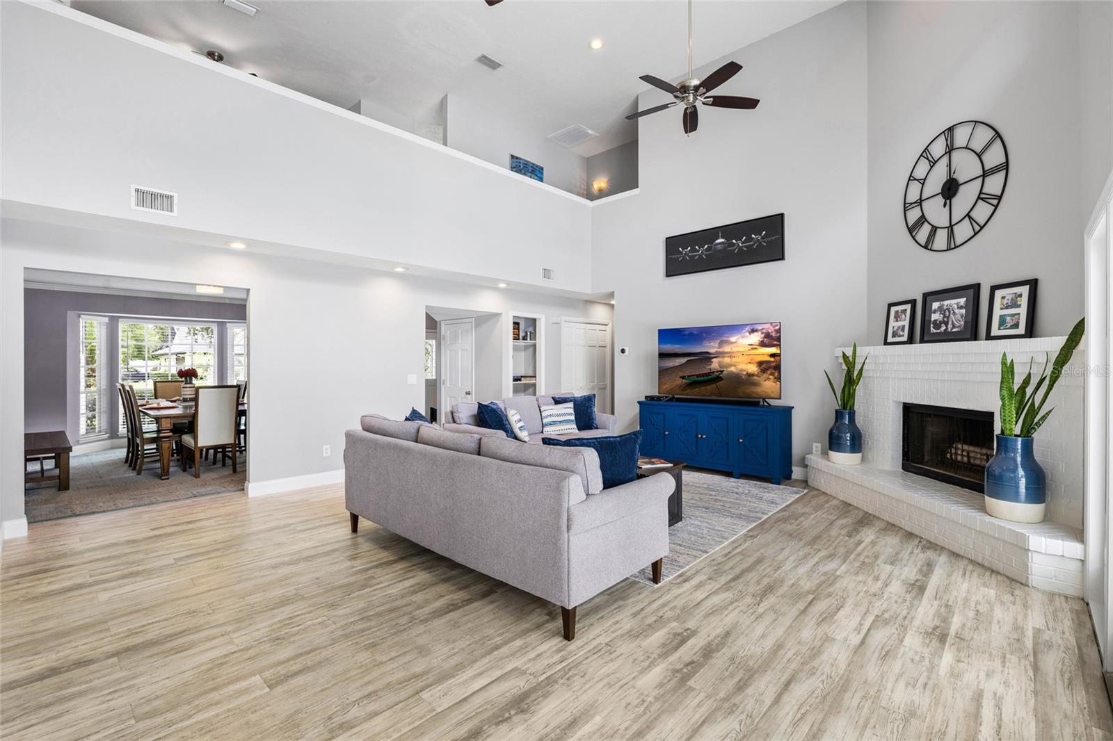 THE MANORS OF CRYSTAL LAKES - Residential