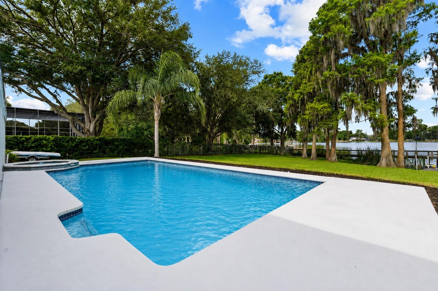 THE MANORS OF CRYSTAL LAKES - Residential