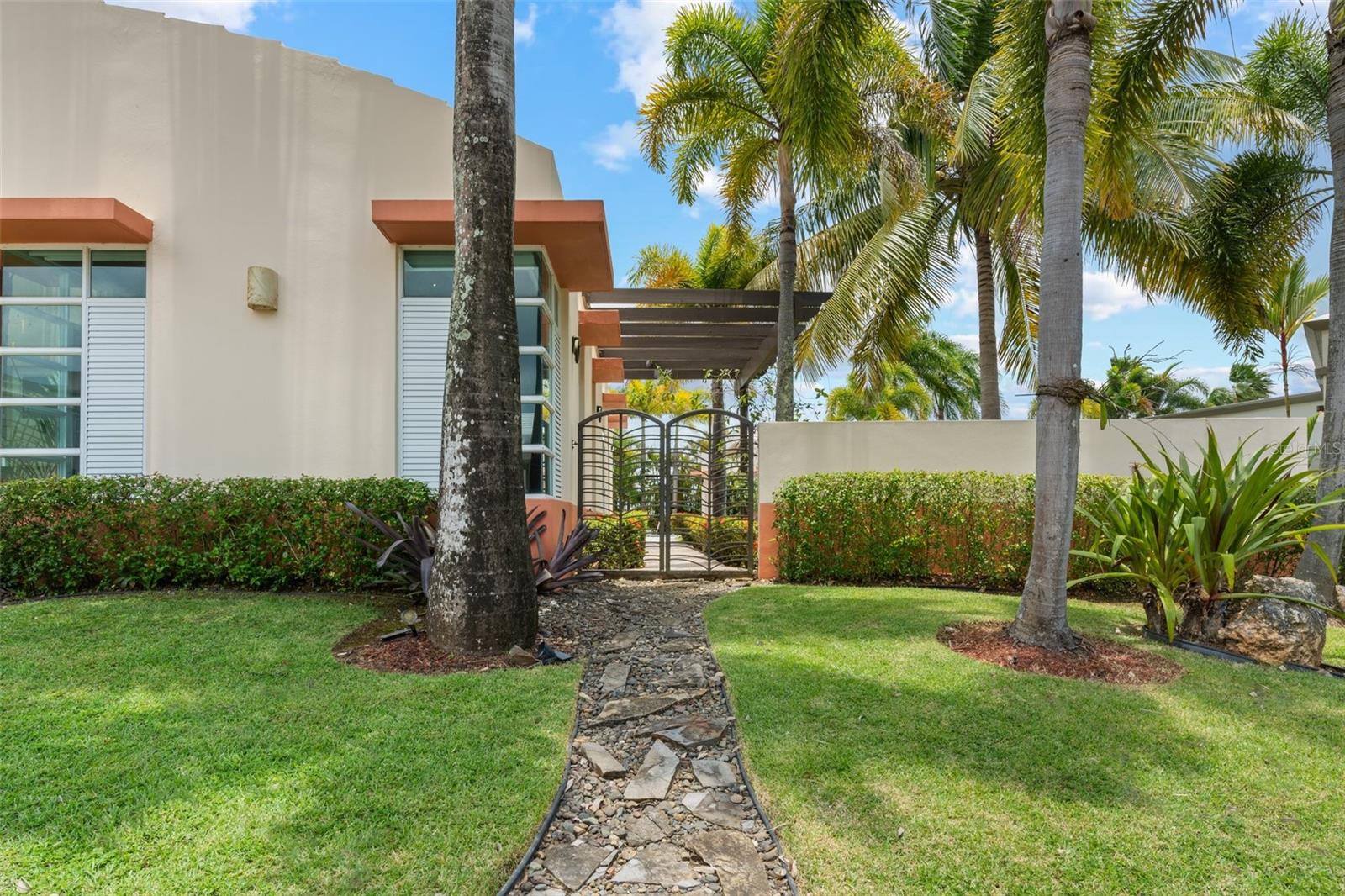 PASEO LAS PALMAS - Residential