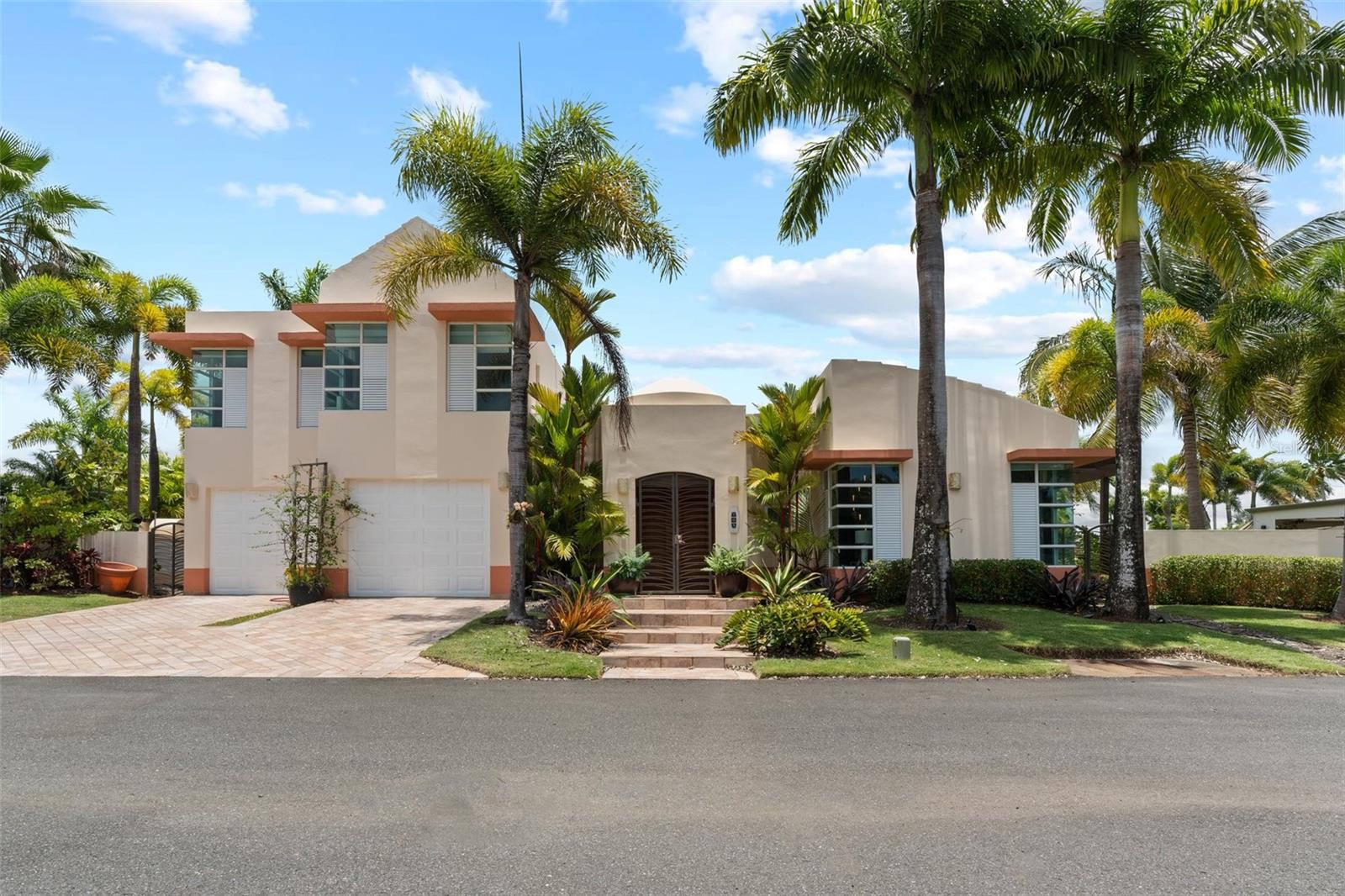 PASEO LAS PALMAS - Residential