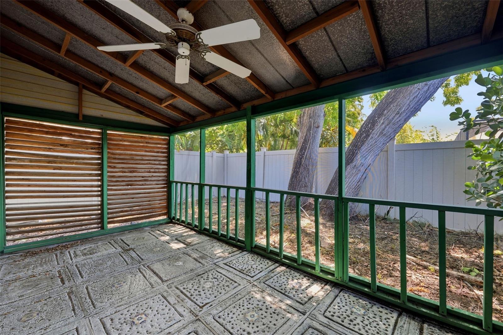 CRESCENT LAKE - Residential